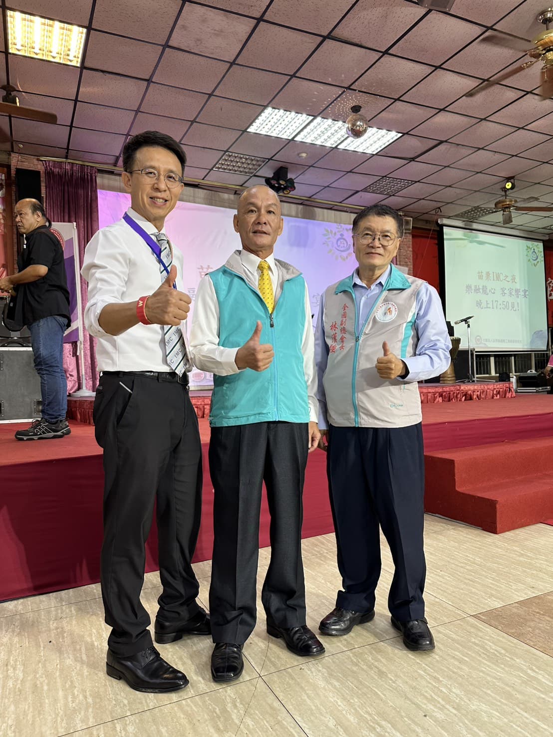 Eason巧遇庇護工廠總會的胡神賀會長，暖心瞬間讓人感動！